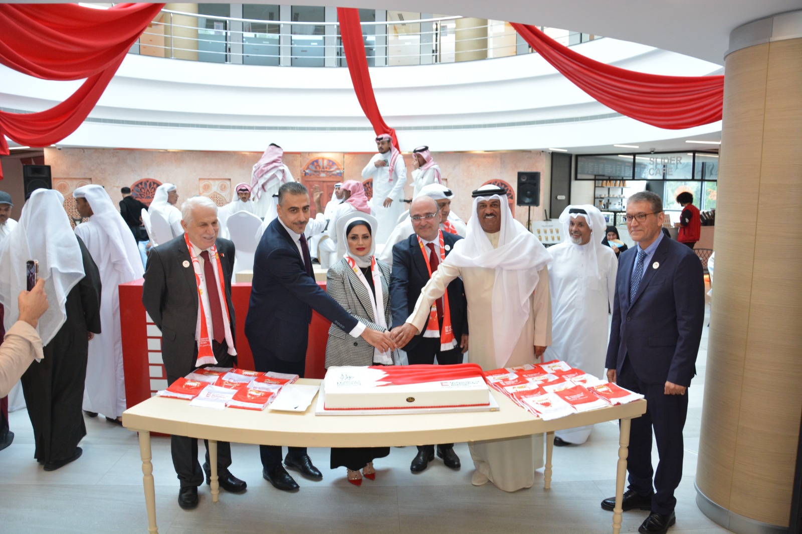 نائب محافظ المحافظة الشمالية يشارك في احتفال جامعة البحرين للتكنولوجيا بمناسبة الأعياد الوطنية<